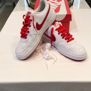 Nike Court Vision Lo White w red swoosh mens size 11.5 like new